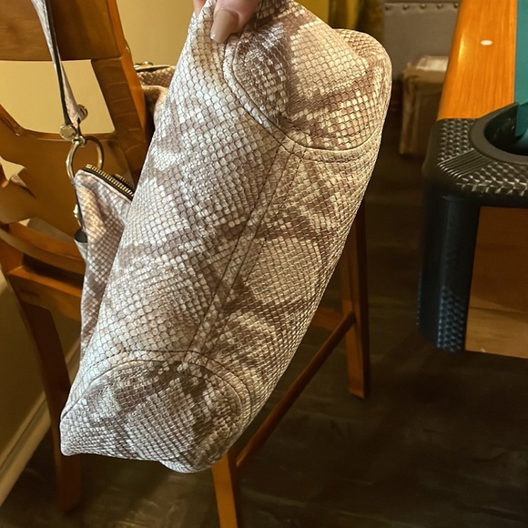 Snakeskin Michael Kors Shoulder Bag - Picture 4 of 13